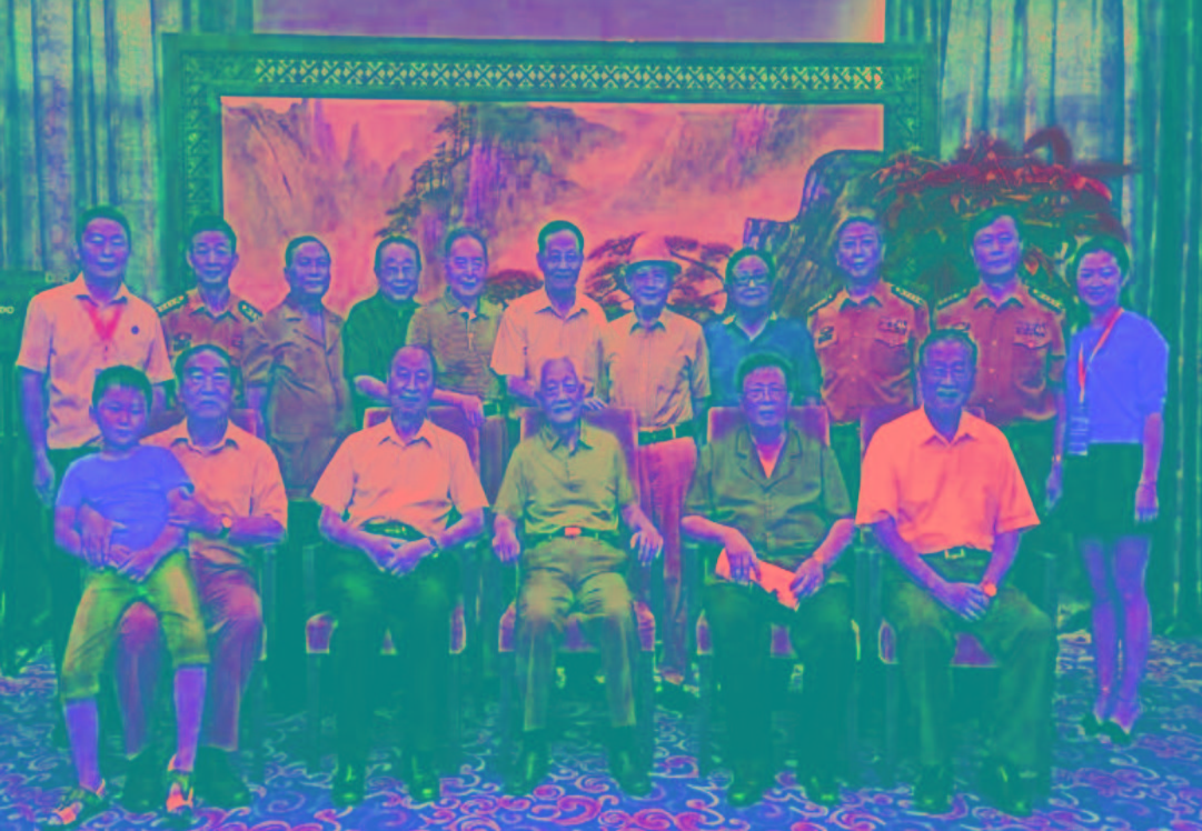 安徽省委原書(shū)記盧榮景、原省長(zhǎng)孟富林、原南京軍區(qū)政委方祖岐上將合影留念